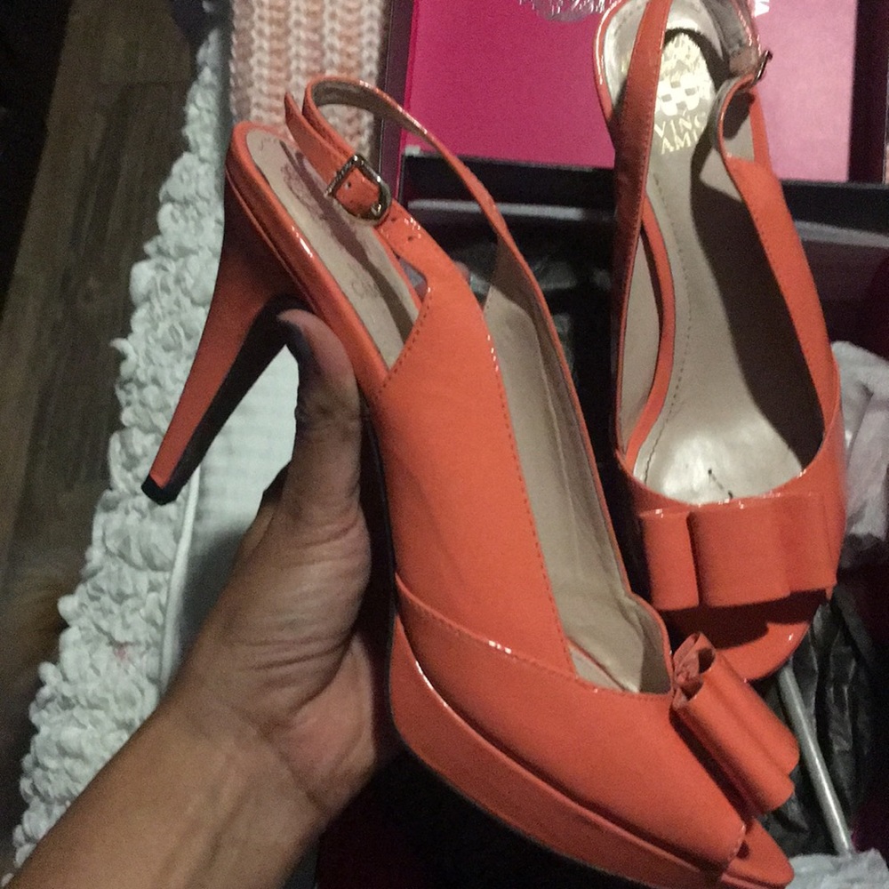 Vince camuto bow heels
